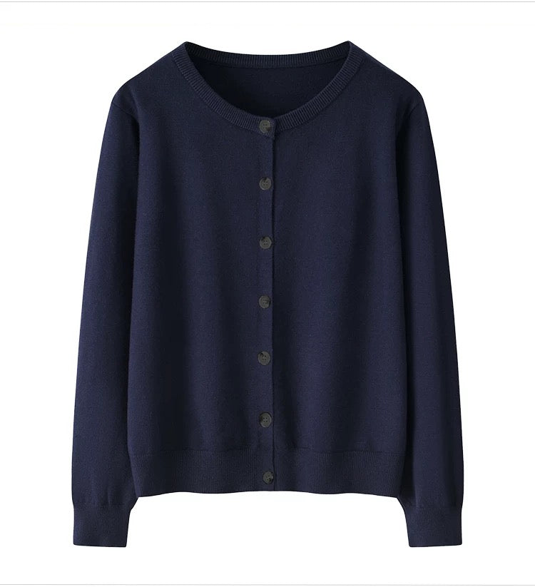 クラシック クルーネックカーディガン